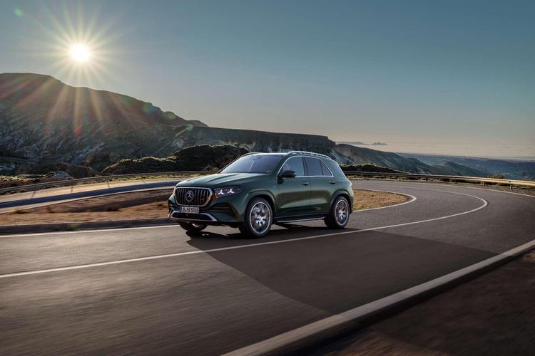Mercedes-AMG renueva el GLE 53 con más potencia y dos versiones electrificadas