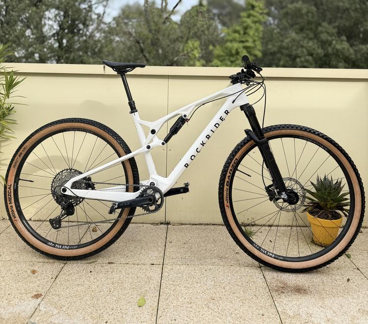 ROCKRIDER VTT tout suspendu XC cadre carbone RACE 900 S, Blanc