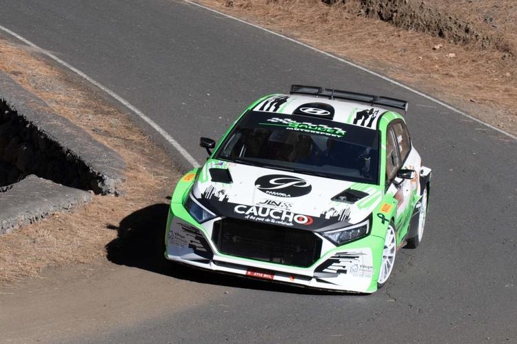 Cerca de 50 equipos disputan el VII Rallysprint Encanto Rural en Puntagorda