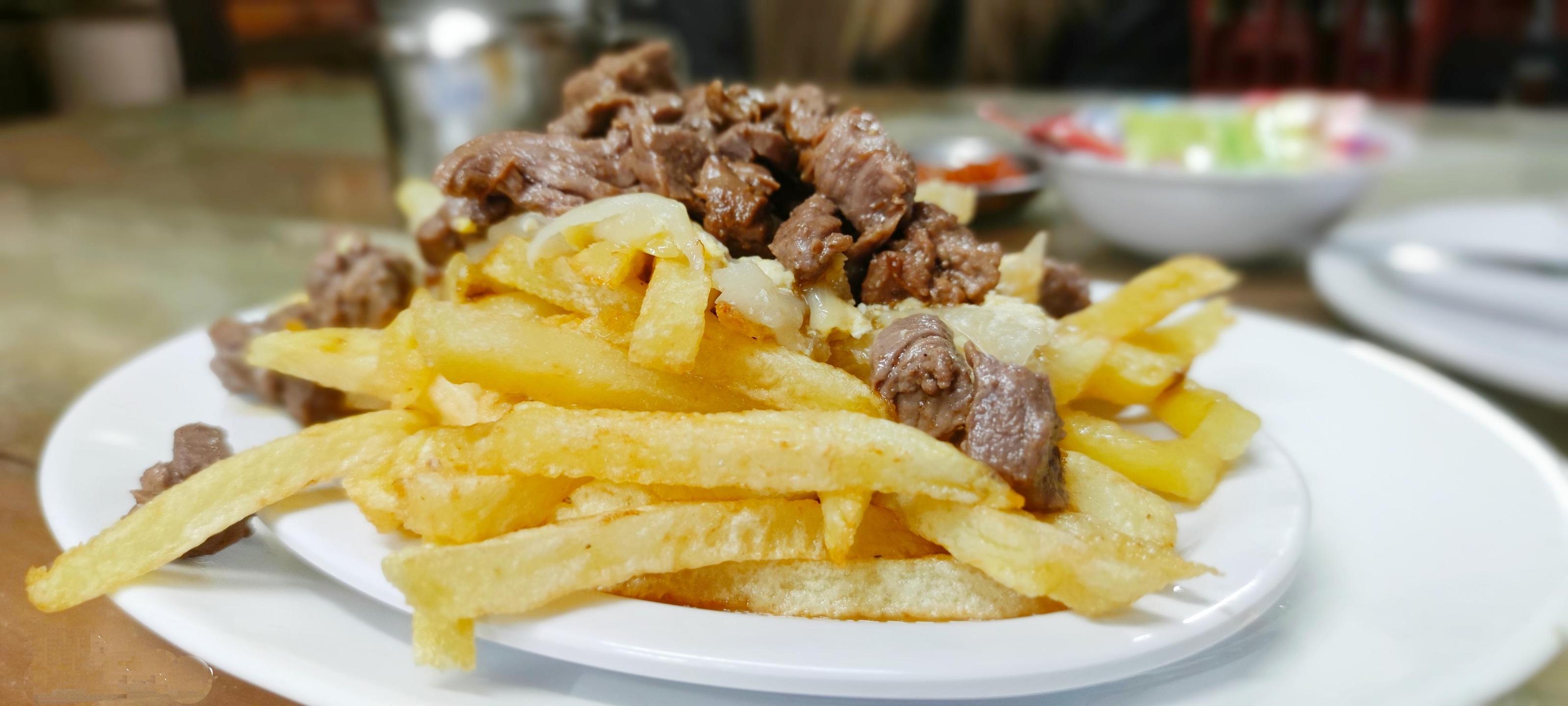 "La chorrillana es un plato porteño", Sonia Guzmán, Dueña de Restaurante J. Cruz