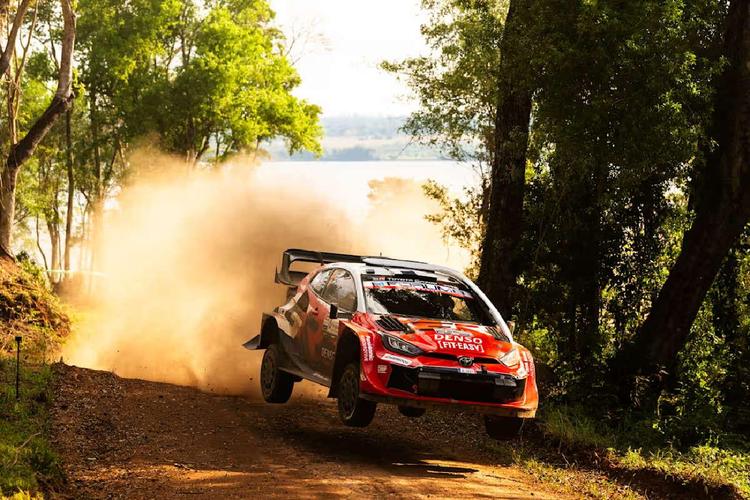Sami Pajari valora su victoria en Paraguay: «Es más dulce porque fue un rally muy exigente»
