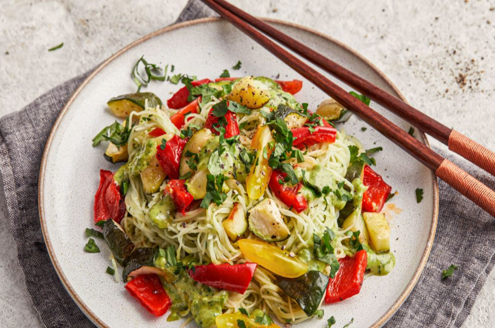 LEICHTER REISNUDEL-SALAT