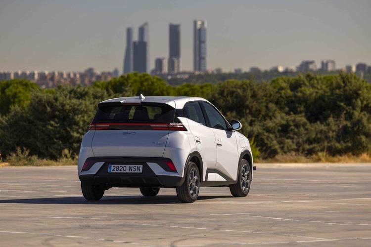 EL BYD DOLPHIN SURF EVOLUCIONA CON MÁS TECNOLOGÍA, FLEXIBILIDAD Y AHORA CON CINCO PLAZAS