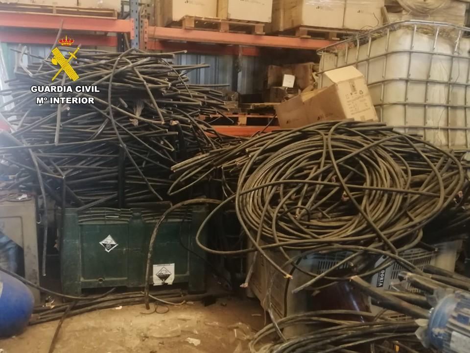 Investigan a dos trabajadores de telecomunicaciones por el robo de cable telefónico en Xàbia