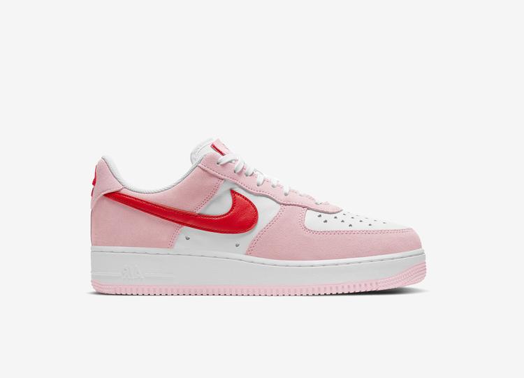 NIKE Air Force 1 Valentine's Day