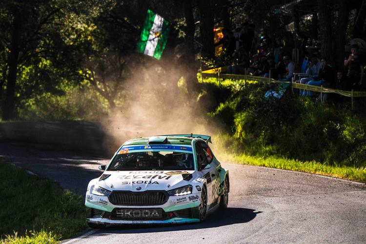 'Cohete' sale por la puerta grande del Rally Sierra Morena: primer triunfo europeo y más líder del SuperCER