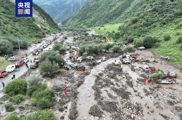 甘肃一场暴雨十人死亡