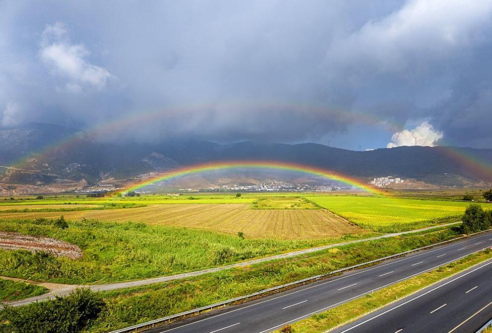 Жълт код за силни валежи и гръмотевици в пет области в сряда