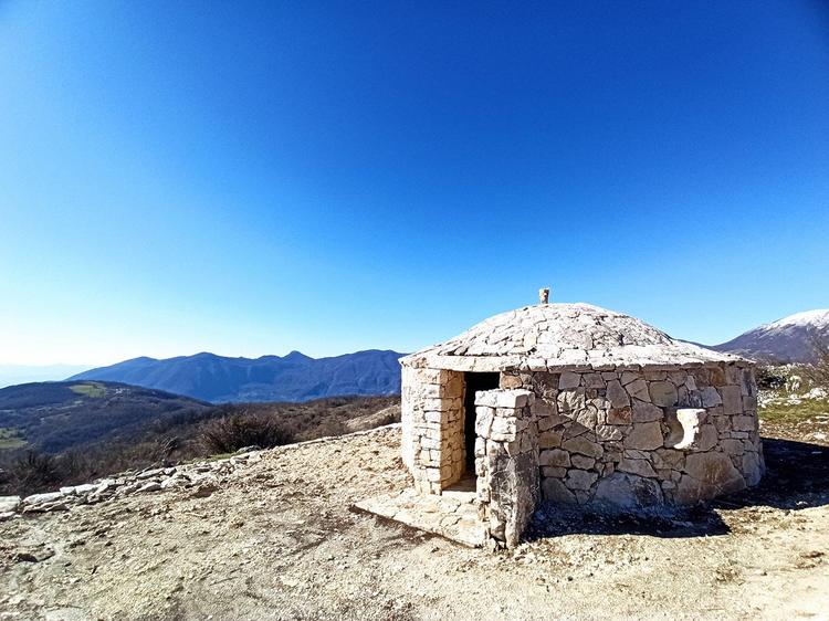 Sentiero del Vischio - Capanna dei pastori a tholos 