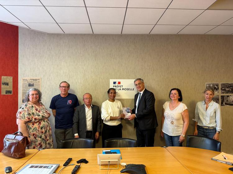 Metz et Tremery ont rencontré le sous préfet de Metz M. Jérôme Seguy ainsi que Mme Martine ARTZ chargé de la direction départementale de l emploi et des solidarités de la Moselle