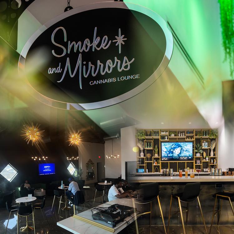  🎶 Pre-show Phish hangout at Smoke & Mirrors! 🎶. Perfect spot to chill and get high before the concert. All Phish music. Tell your riders! 🎸 🍃 