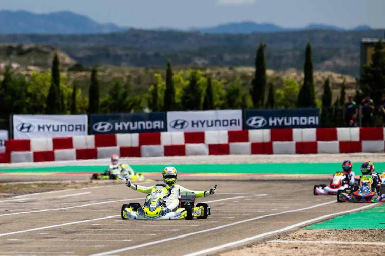 Adrián Malheiro gana en KZ en MotorLand Aragón