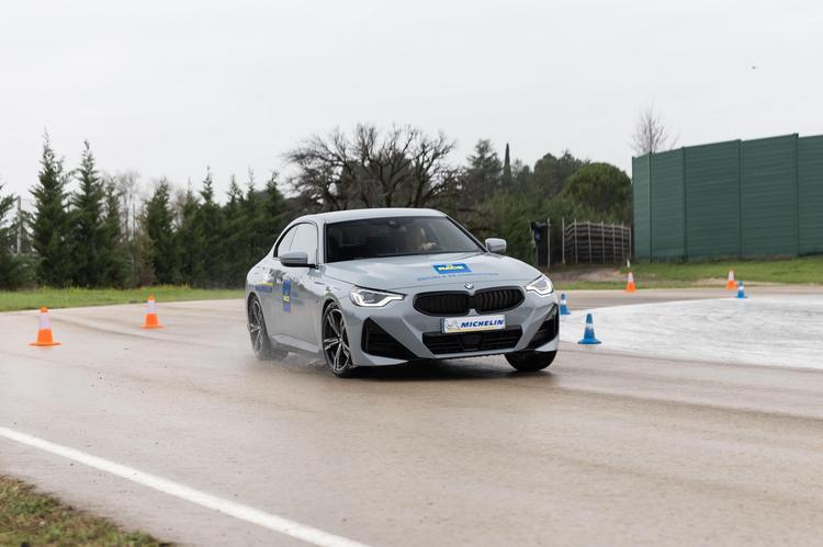 LA ESCUELA RACE DE CONDUCCIÓN, PIONERA EN OFRECER CURSOS DE CONDUCCIÓN SEGURA Y EFICIENTE PARA LA BONIFICACIÓN DE PUNTOS