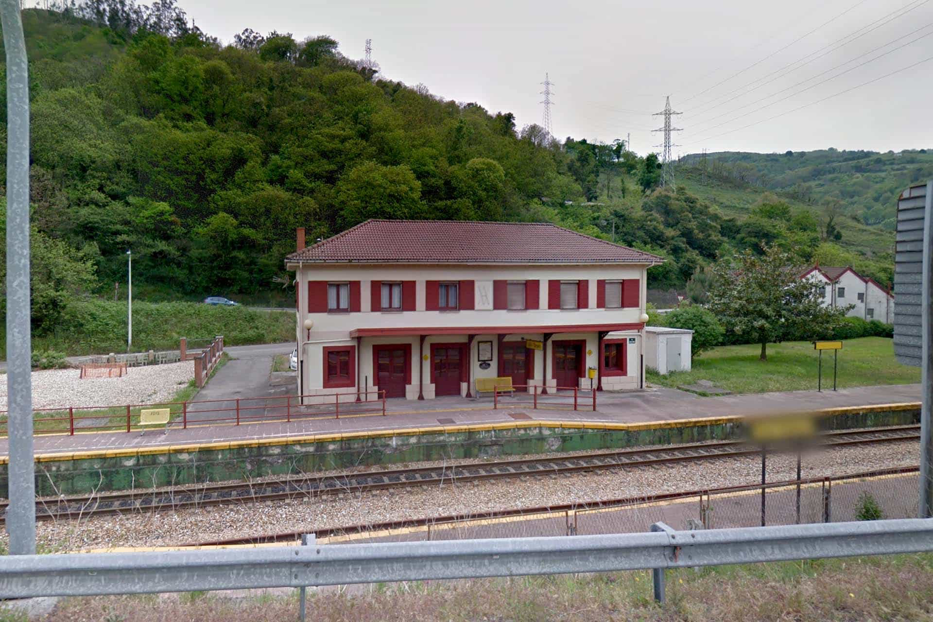 Estación de ferrocarril de Ujo