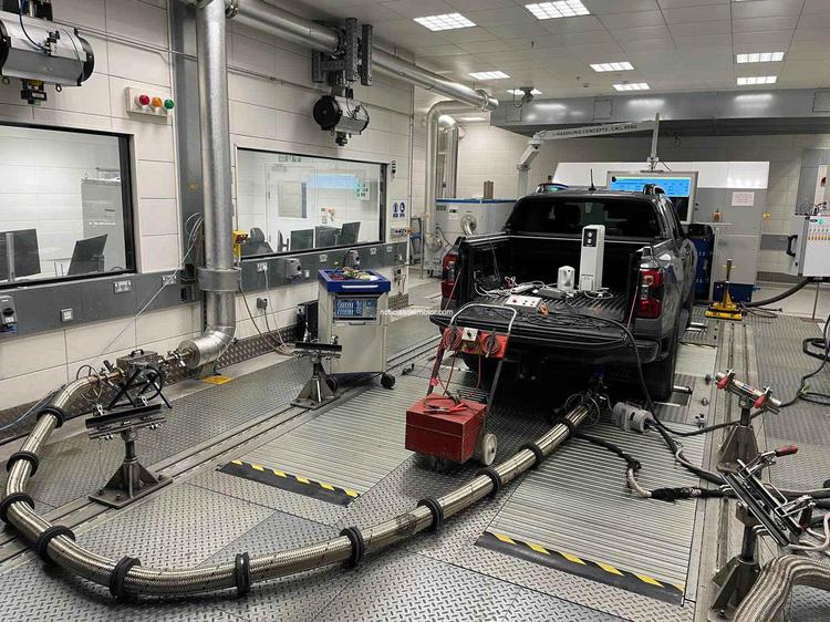 FORD DEMUESTRA QUE LA TECNOLOGÍA PRO POWER ONBOARD ES MÁS LIMPIA Y ECONÓMICA QUE UN GENERADOR TRADICIONAL