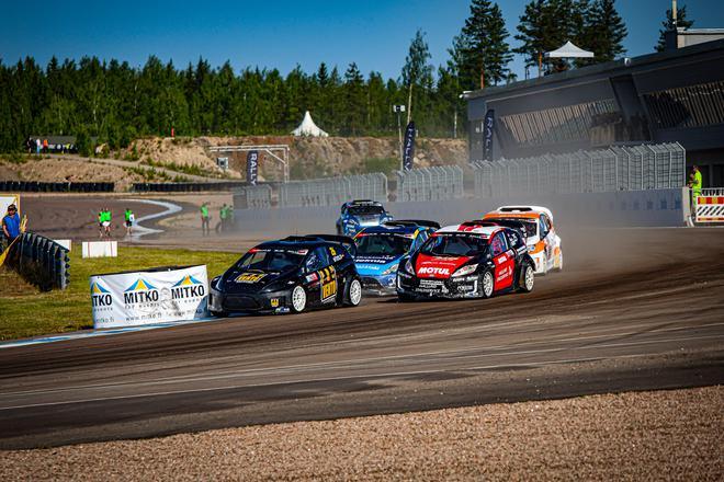 Vitols impose son rythme lors des essais libres en Supercar Lites