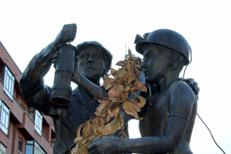 Escultura «Monumento al Minero Jubilado»