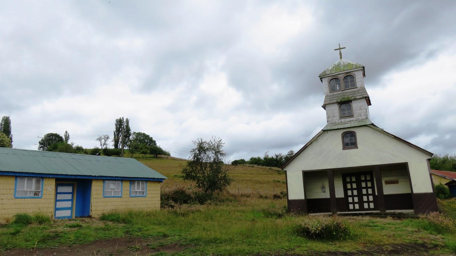 Iglesia de Quiquel en Dalcahue, Chiloé, Sur de Chile