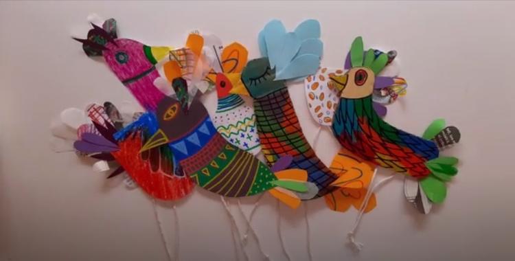 Taller municipal de artes plásticas - Pájaros con plumas de colores