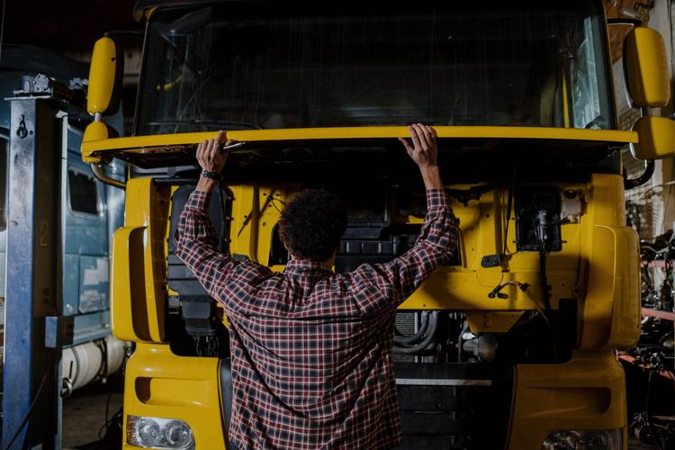 Agent·e de production | Adequat pour Volvo Renault Trucks