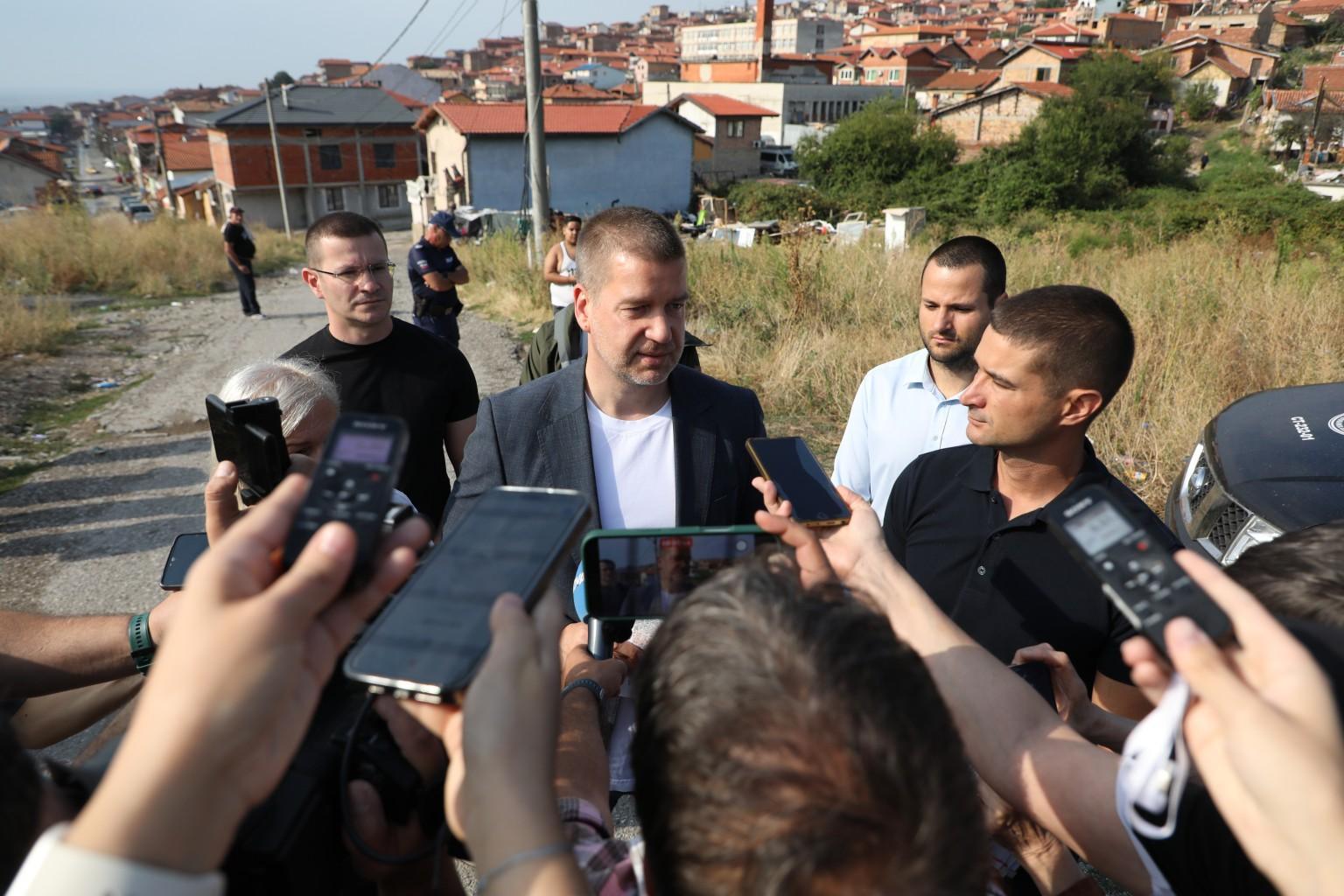 Кметът Живко Тодоров: „Днес сложихме край на извършеното по време на прехода незаконно строителство в кв. „Лозенец“.