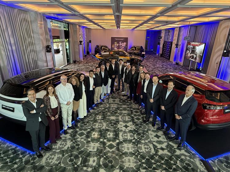 EBRO desembarca en Portugal con su gama de SUV multienergía