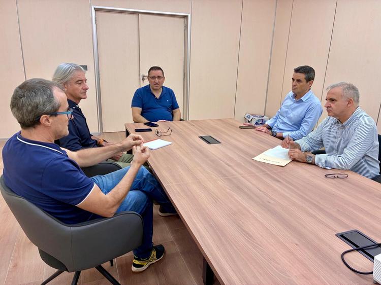 El director general de Industria de la Generalitat visita las zonas industriales afectadas por la DANA en Oliva y Pego
