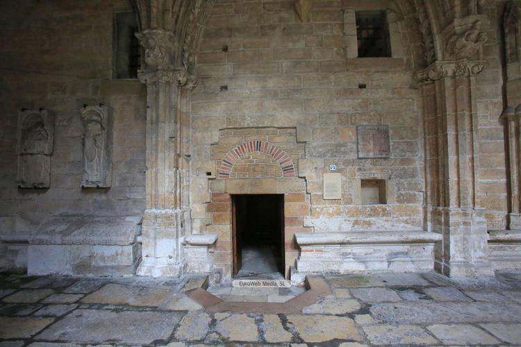 Cripta de Santa Leocadia en la Catedral de Oviedo