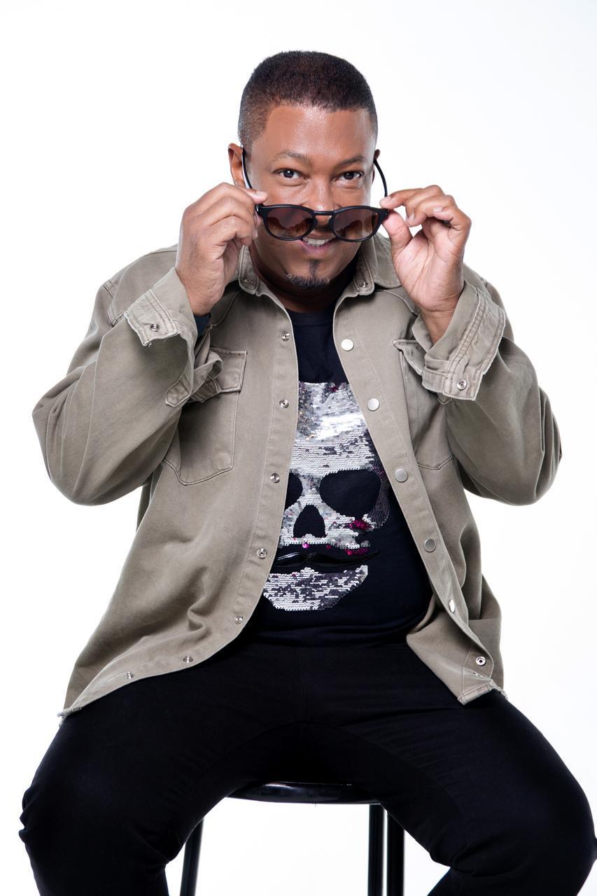 Marcio Art celebra trajetória que atravessa gerações do pagode e apresenta "Volta Pra Mim"