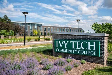 Ivy Tech Kokomo holds three ceremonies for Class of 2024