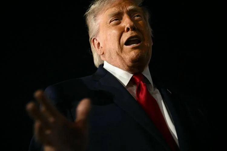 Trump alza il livello dello scontro: “Gli Stati Uniti colpiranno l’Iran molto duramente stanotte”