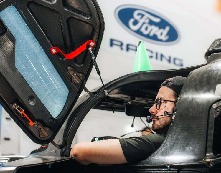 El motor V8 Coyote de 5.4 litros de Ford Racing cobra vida: el Hypercar del WEC debuta en pista en agosto