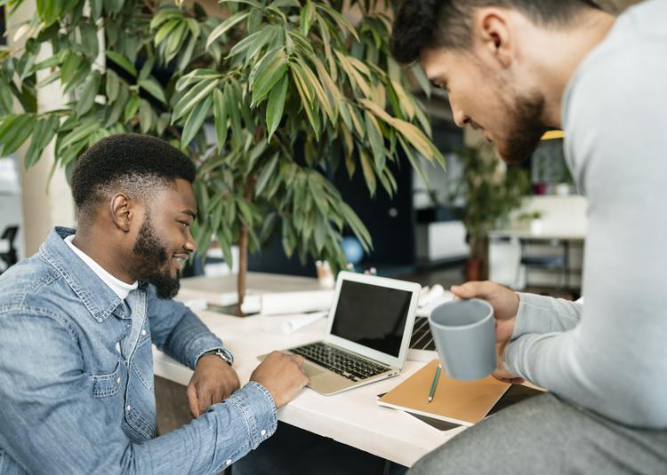 Accompagner les usagers dans l’utilisation des outils numériques de France Travail.