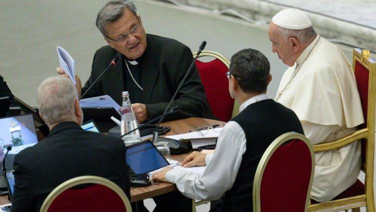 Papa Francisco anuncia creación de grupos de estudio para profundizar en temas sinodales