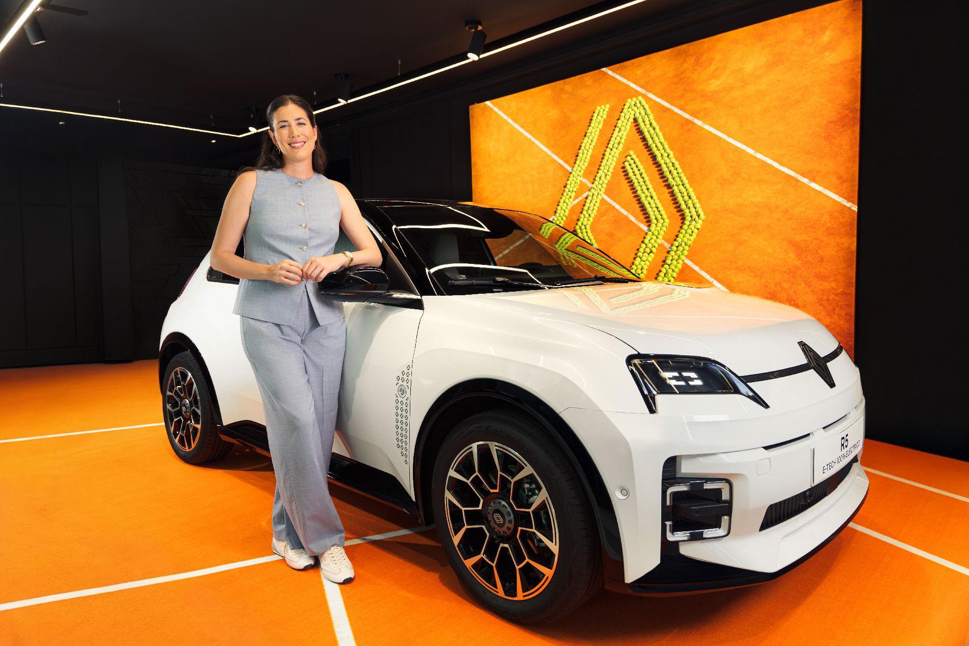 Renault consolida a Garbiñe Muguruza como embajadora en el 10º aniversario de su victoria en Roland Garros