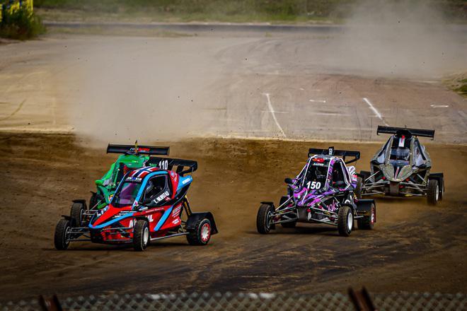 Murstad domine la Q1 CrossCar à Valkenswaard