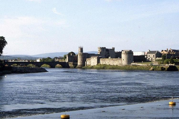 Limerick for poetry, pubs and history