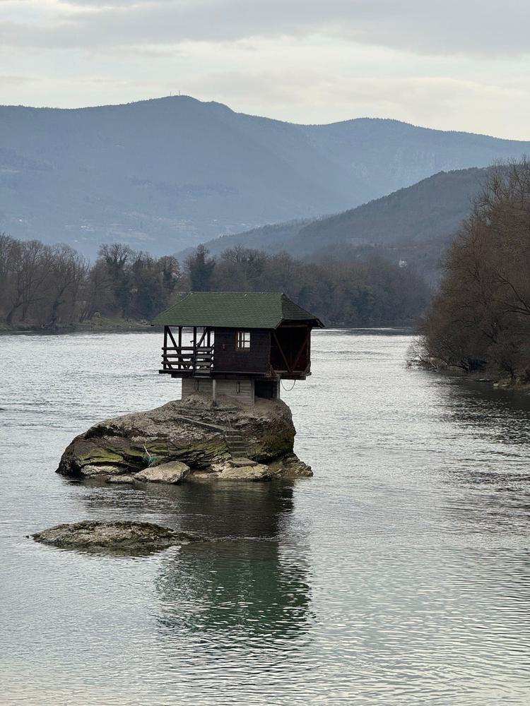 NUESTRO REFUGIO SEGURO