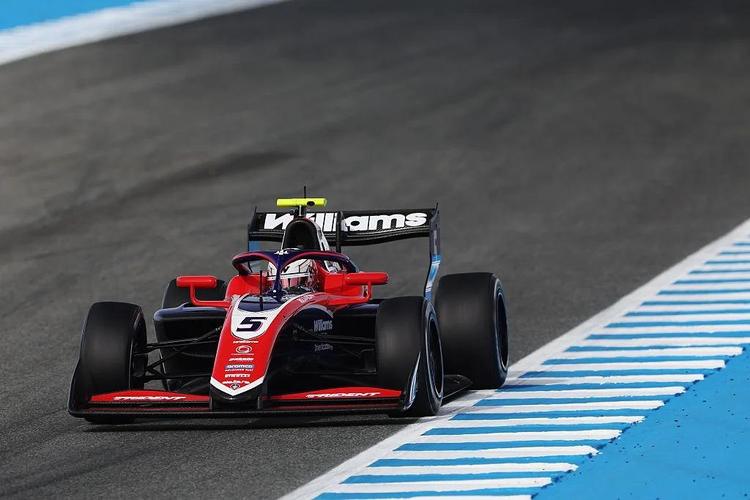 Nakamura-Berta lidera el día 1 de test de la F3 en Jerez
