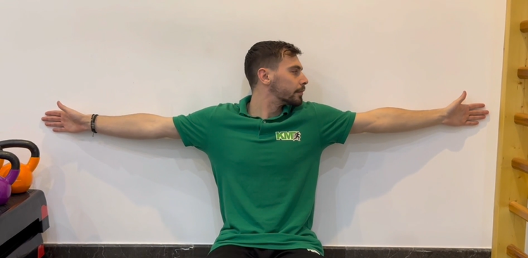 #10 La perete – rotim capul stânga-dreapta (Wall-supported neck rotations)