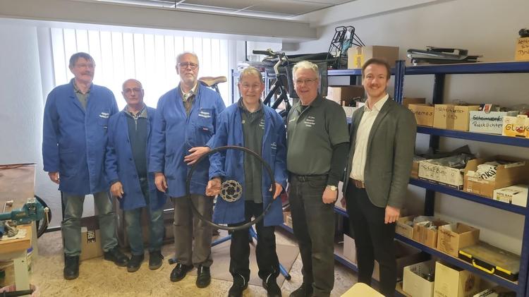 Fahrradreparatur für Materialkosten: Martin Rückert arbeitet nachhaltig und ehrenamtlich