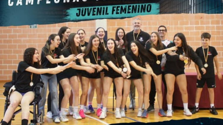 El equipo juvenil femenino de voleibol del CD Salesianos Elche asciende a Primera División