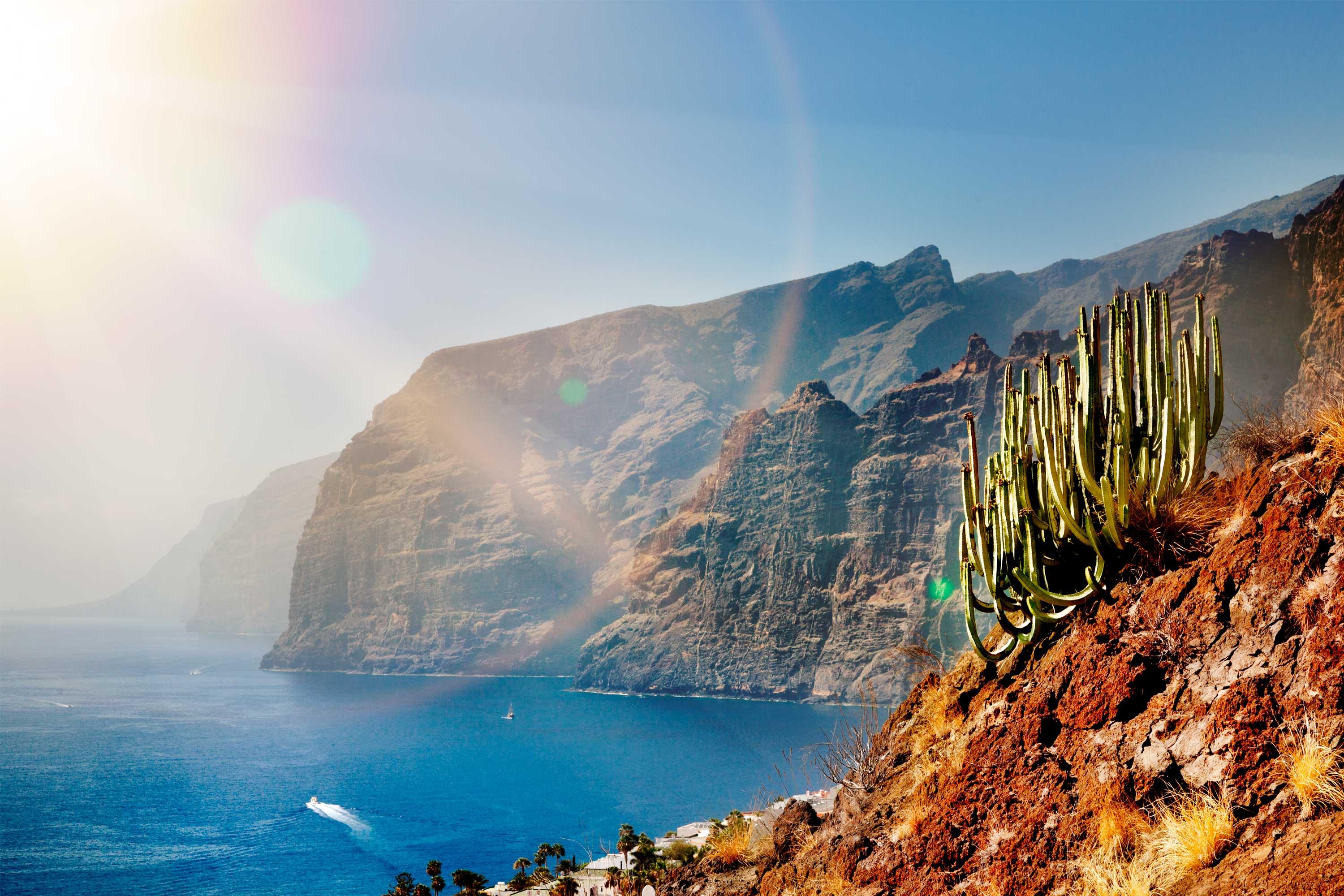 From the sea to the sky: the two faces of Los Gigantes