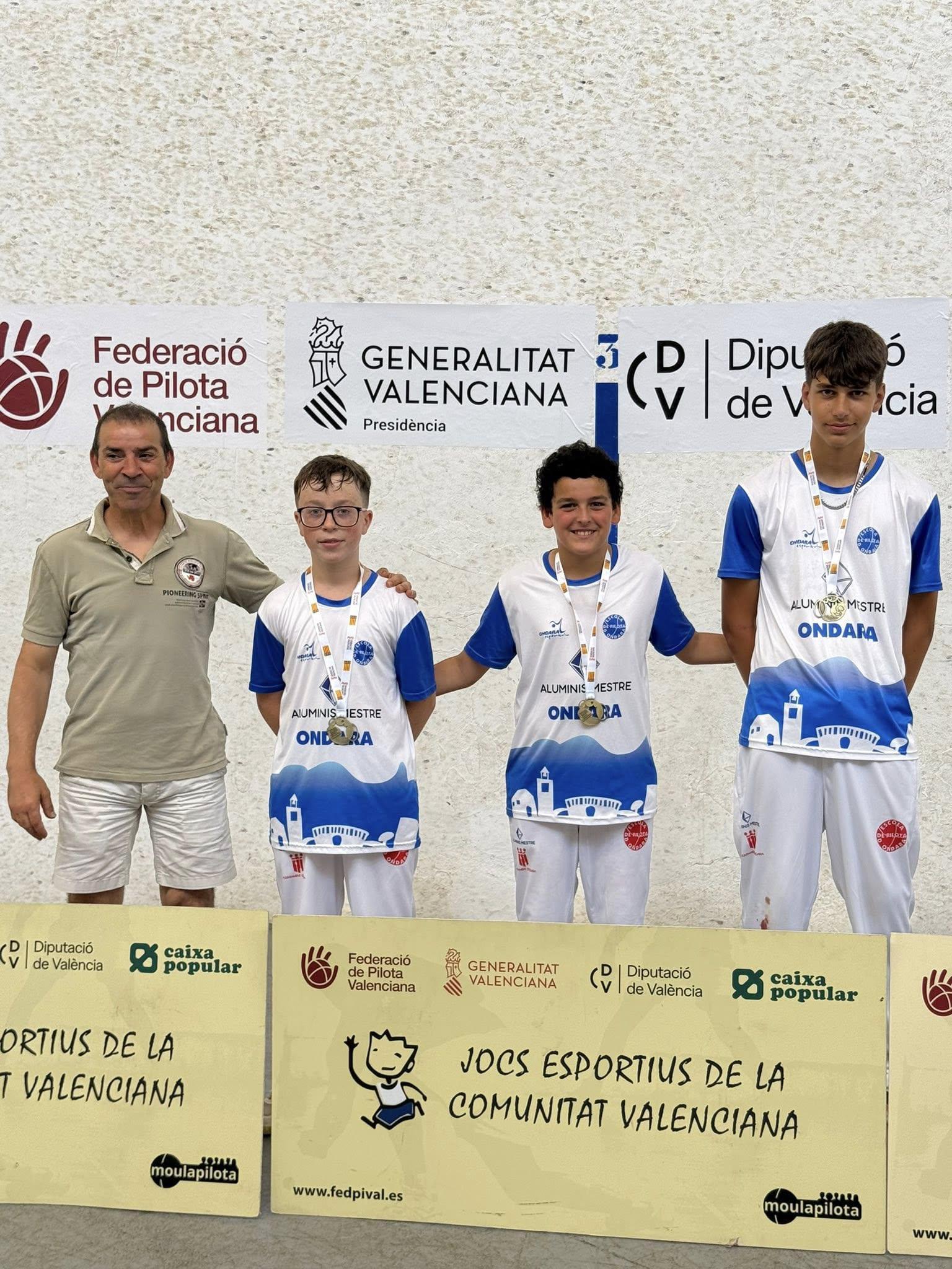 Arnau Montilla, Àlex Chaves i Aleix Contrí toquen cel de la pilota valenciana a Ondara