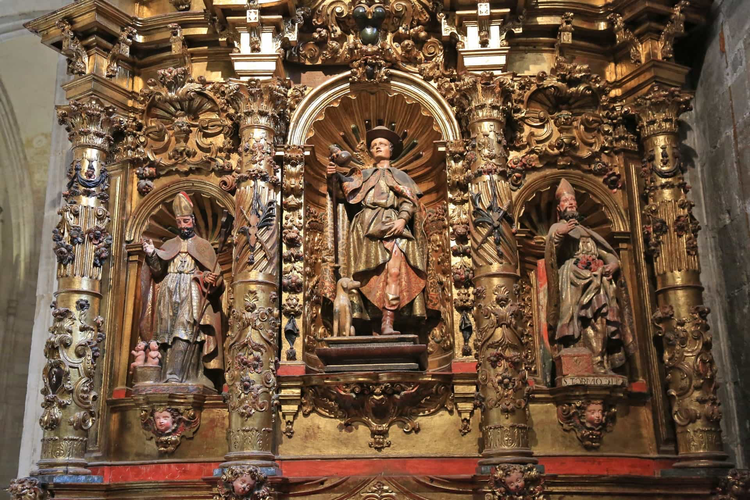 Capilla de la Natividad de la Virgen o de San Roque en la Catedral de Oviedo