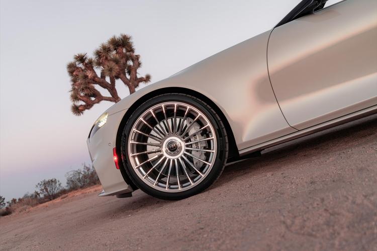 PIRELLI AUMENTA LAS PRESTACIONES DEL BRABUS BODO CABRIOLET CON UNOS NEUMÁTICOS P ZERO A MEDIDA