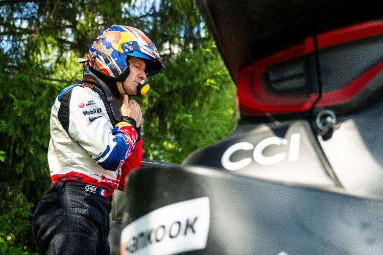 Ogier, tras el accidente en Finlandia: «Lo más importante es que estamos bien»
