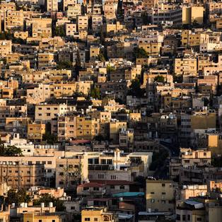 ما وراء العناوين: 5 حقائق صادمة تعيد تعريف فهمنا للشرق الأوسط الحديث