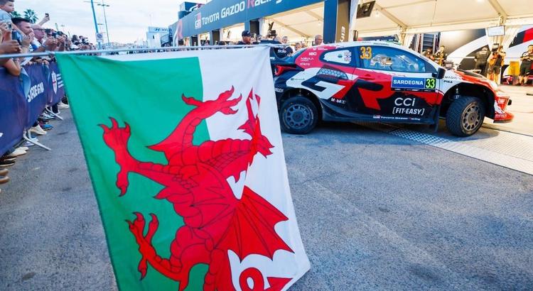 Evans celebra su título del WRC con un homenaje en Dolgellau