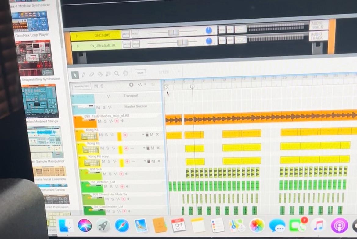 Behind the scenes Music Production 